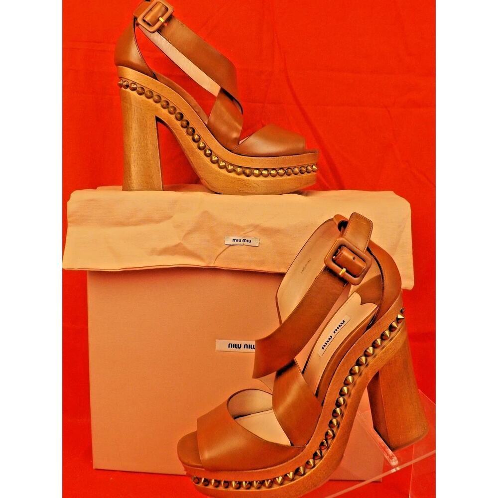 NIB MIU MIU PRADA 5Z8680 BROWN LEATHER WOODEN STUDDED SANDALS PUMPS 40.5